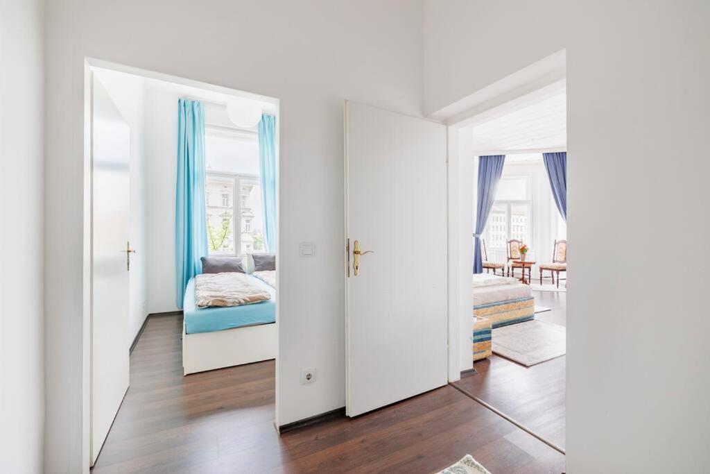 Charming Spacious Apartment Wien Exteriör bild