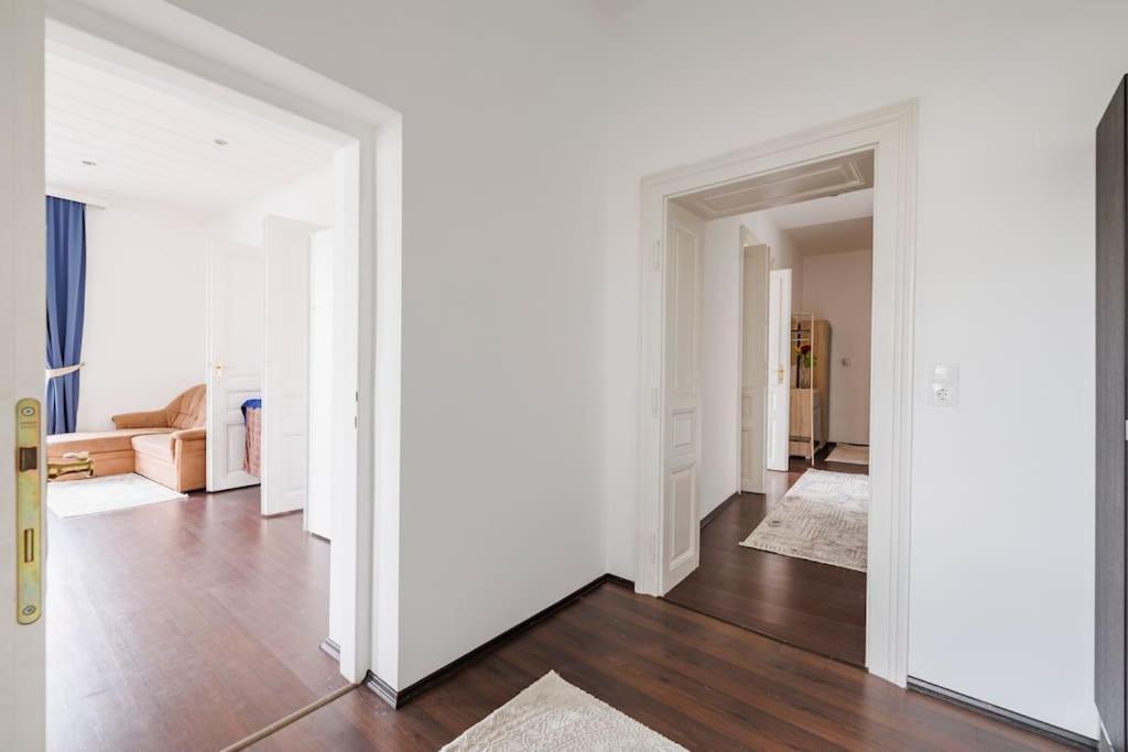Charming Spacious Apartment Wien Exteriör bild