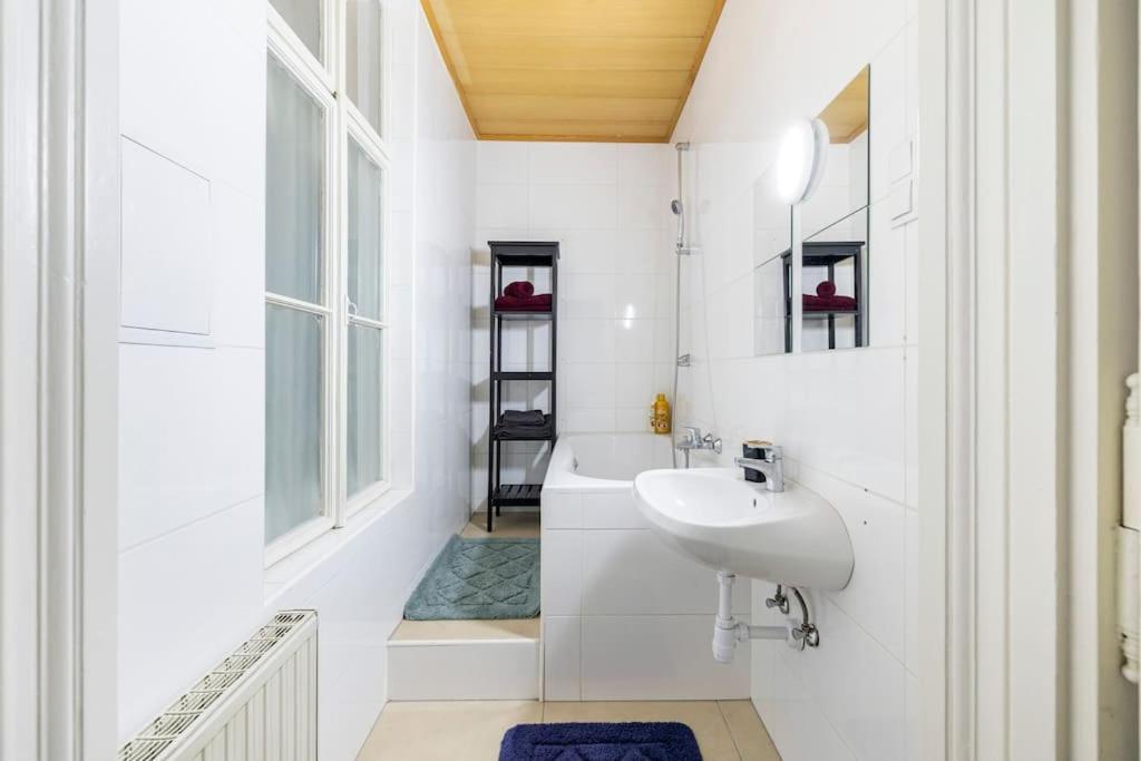 Charming Spacious Apartment Wien Exteriör bild