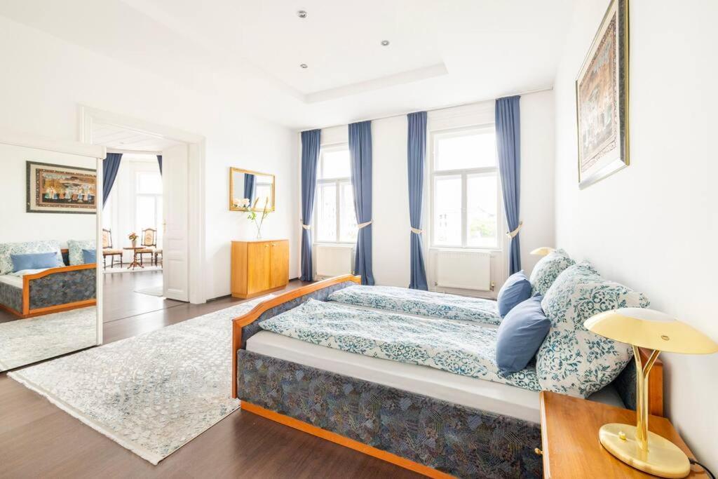 Charming Spacious Apartment Wien Exteriör bild
